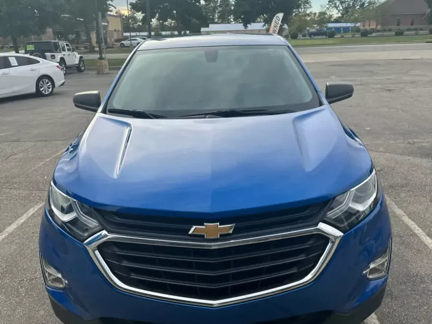2019 Chevrolet Equinox LS photo 1