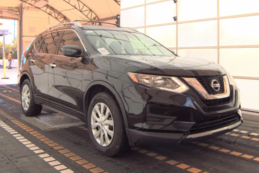 2017 Nissan Rogue S photo 1