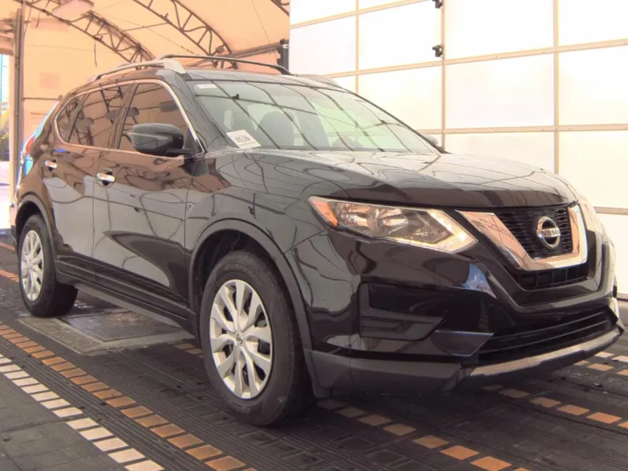 2017 Nissan Rogue S photo 1