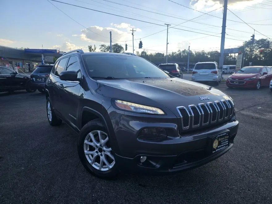 2016 Jeep Cherokee Latitude photo 1