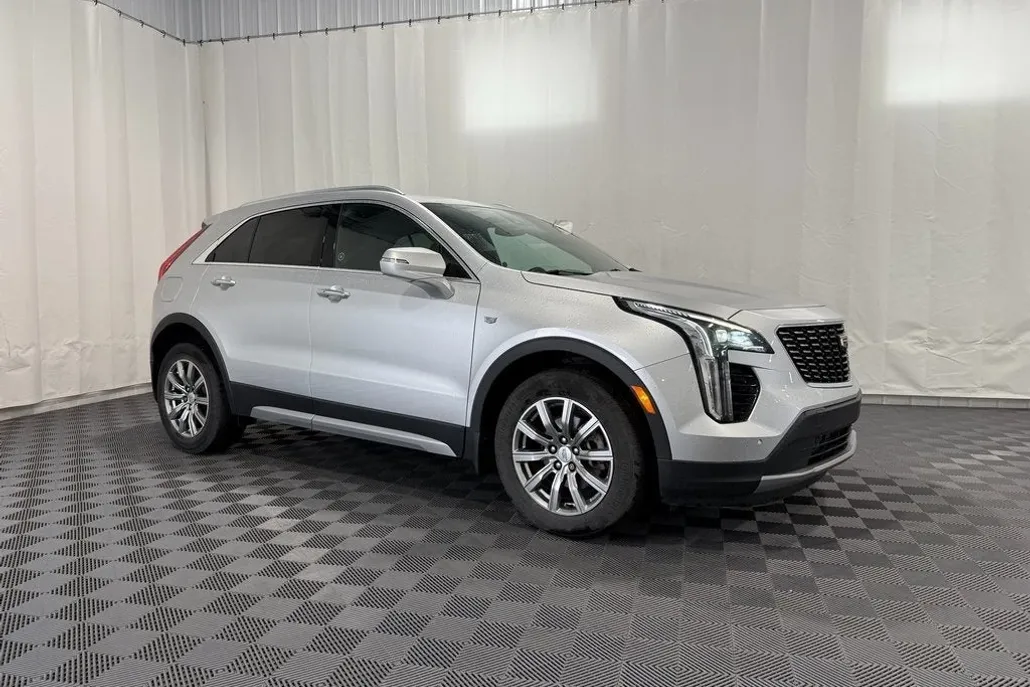 2021 Cadillac XT4 Premium Luxury photo 1