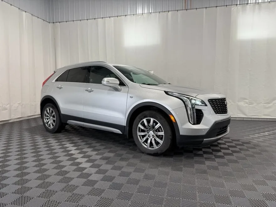 2021 Cadillac XT4 Premium Luxury photo 1