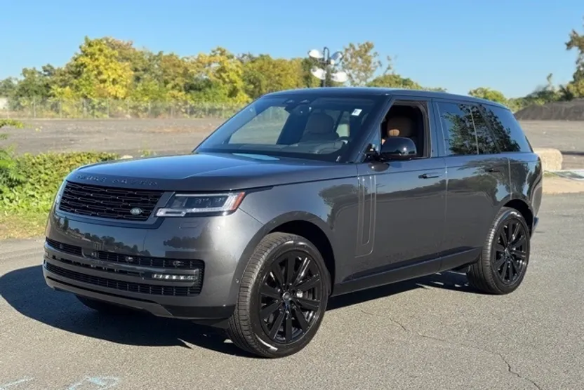 2025 Land Rover Range Rover SE photo 1