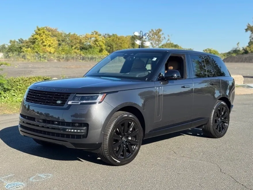 2025 Land Rover Range Rover SE photo 1