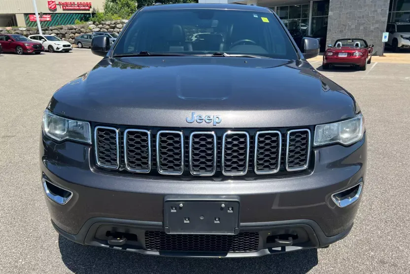 2020 Jeep Grand Cherokee Laredo photo 1