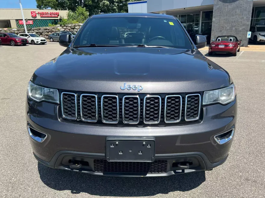2020 Jeep Grand Cherokee Laredo photo 1