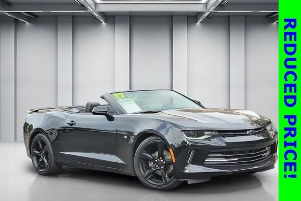 2017 Chevrolet Camaro 2LT photo 1