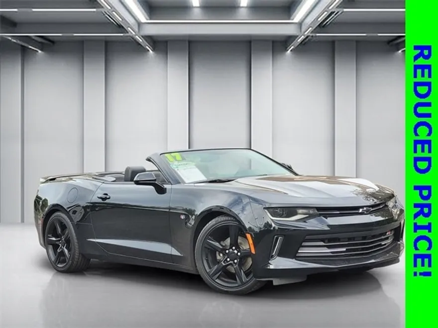 2017 Chevrolet Camaro 2LT photo 1