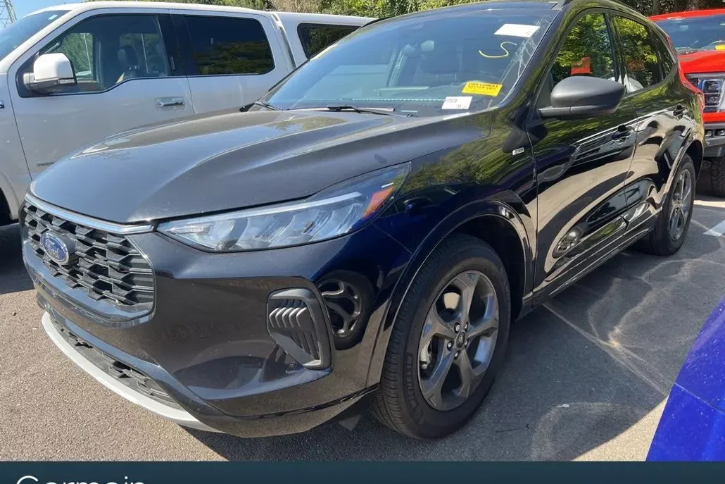2023 Ford Escape ST-Line photo 1
