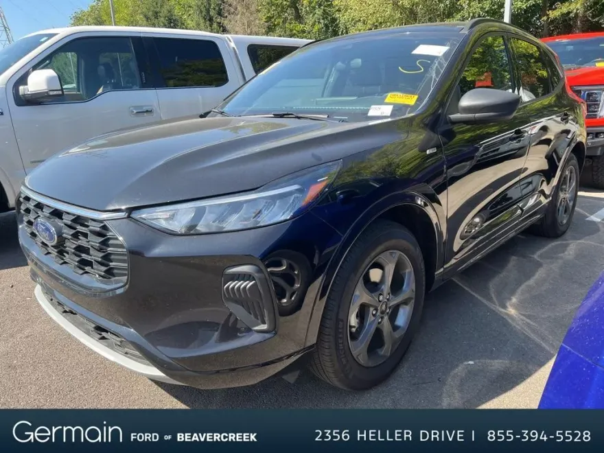 2023 Ford Escape ST-Line photo 1