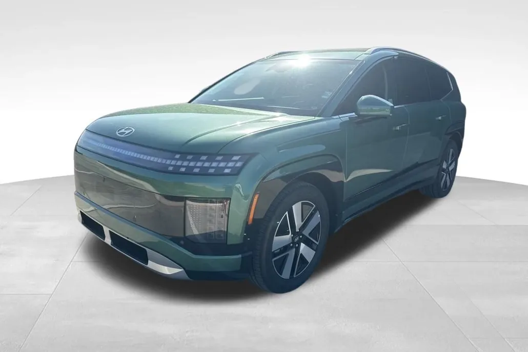 2026 Hyundai Ioniq SEL photo 1