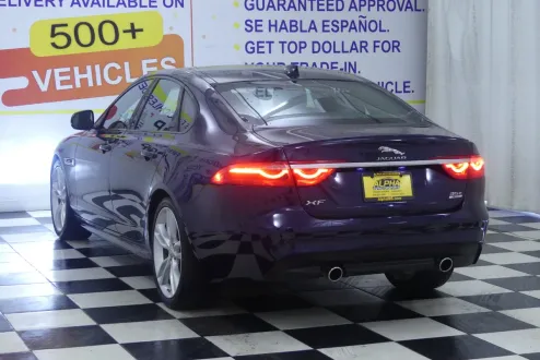 2017 Jaguar XF 35t R-Sport photo 3