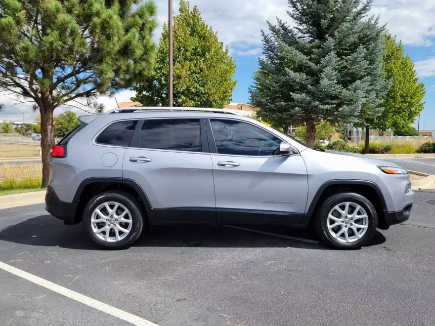2017 Jeep Cherokee Latitude photo 1