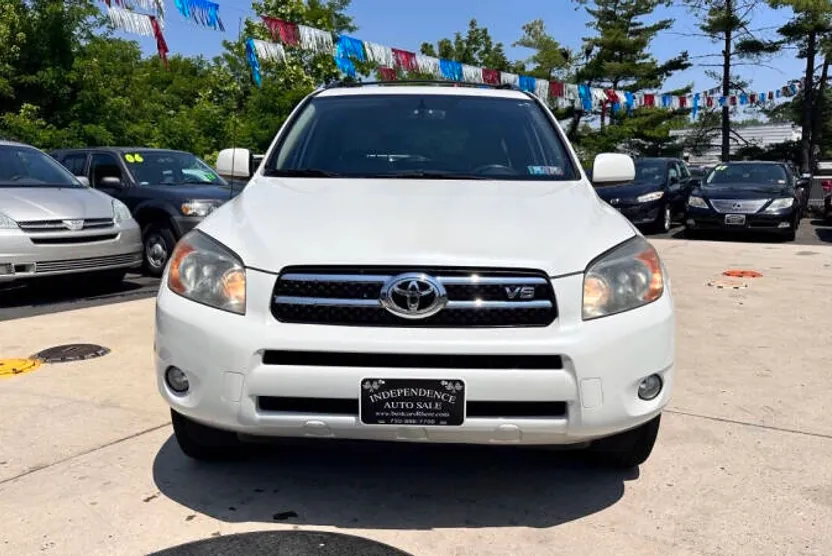 2008 Toyota RAV4 Limited photo 1