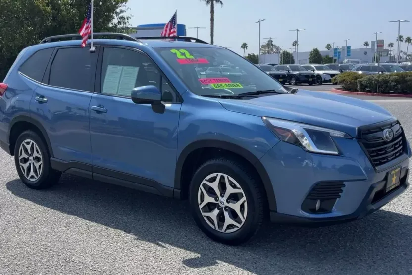 2022 Subaru Forester Premium photo 1