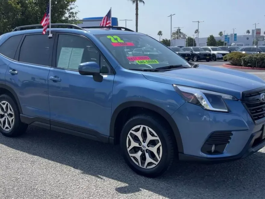 2022 Subaru Forester Premium photo 1