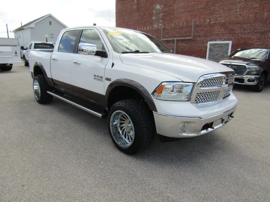 2018 Ram 1500 Laramie photo 1
