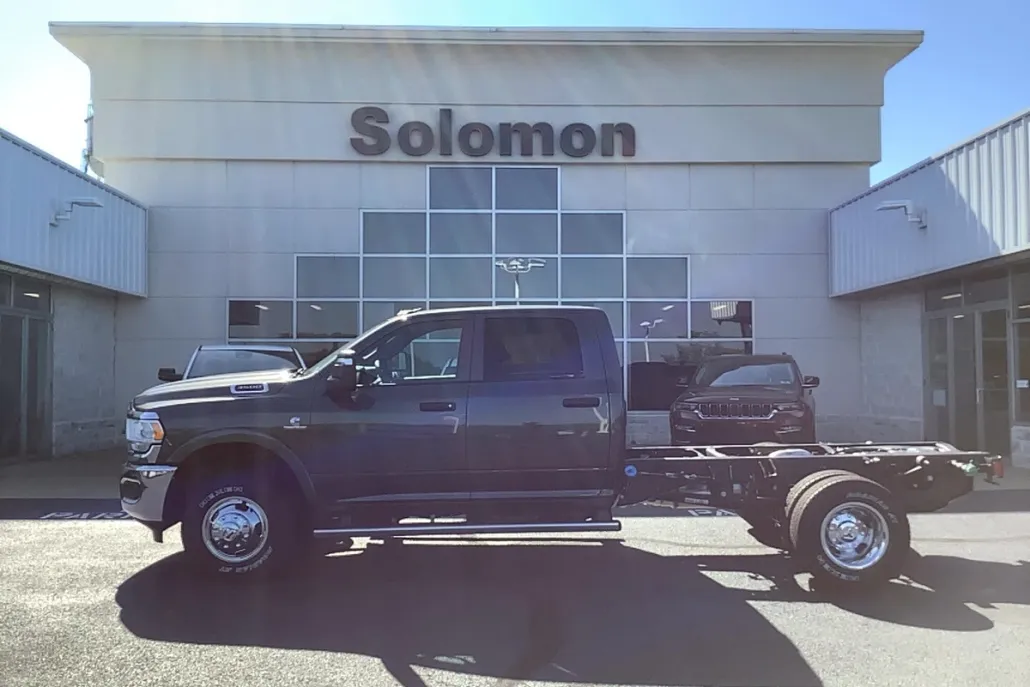 2024 Ram 3500 Tradesman photo 1