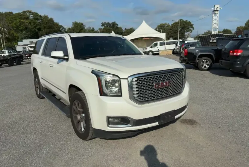 2017 Gmc Yukon XL Denali photo 1