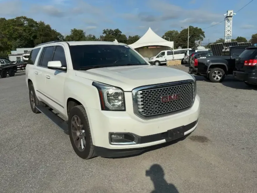 2017 Gmc Yukon XL Denali photo 1