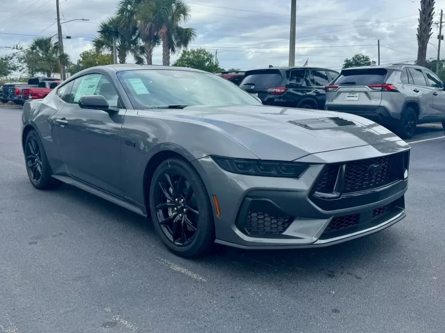 2025 Ford Mustang GT photo 1
