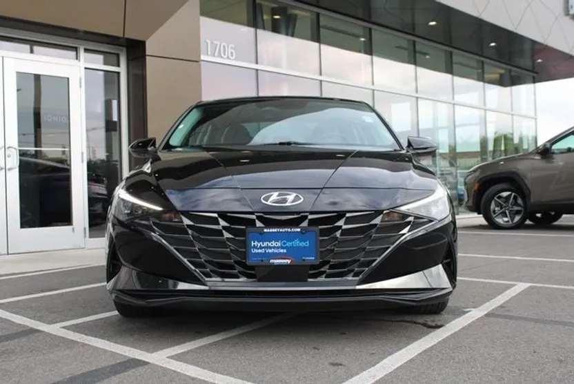2023 Hyundai Elantra Limited photo 1