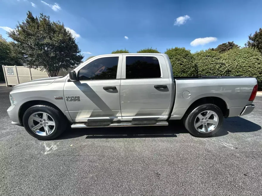 2016 Ram 1500 Express photo 1