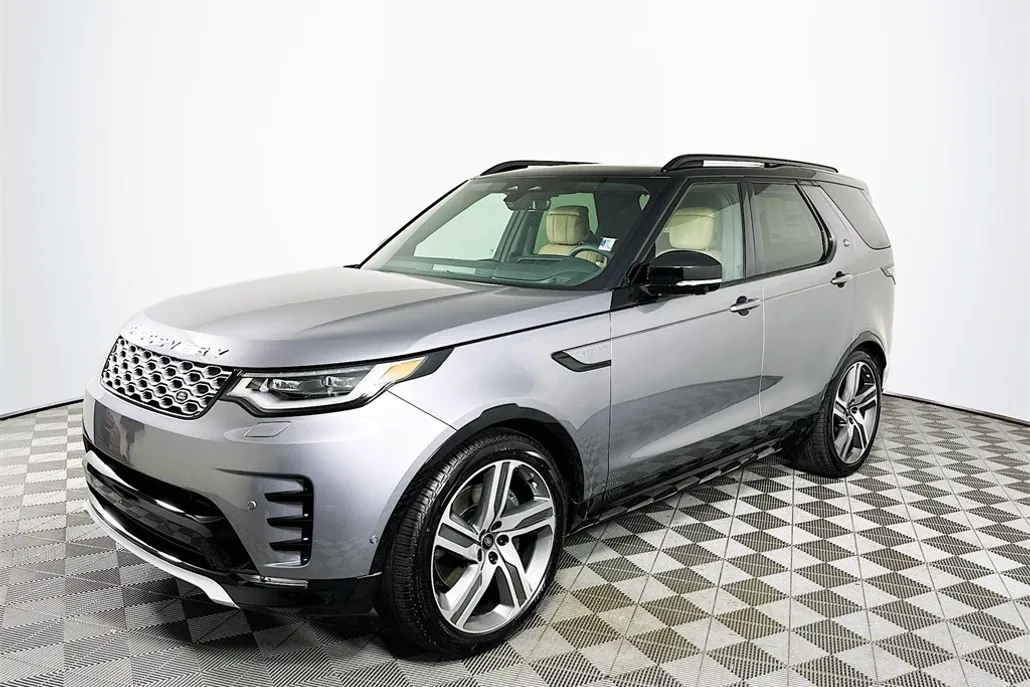 2026 Land Rover Discovery photo 1