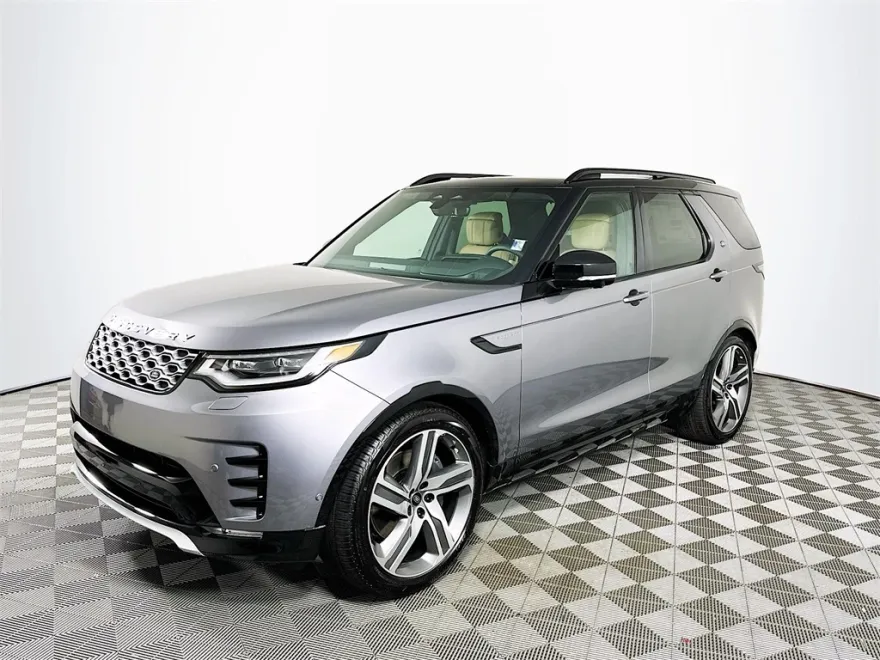 2026 Land Rover Discovery photo 1