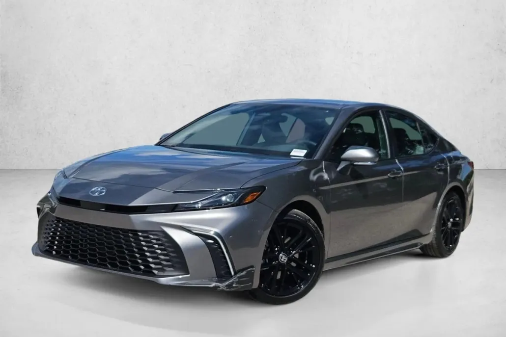 2025 Toyota Camry SE photo 1