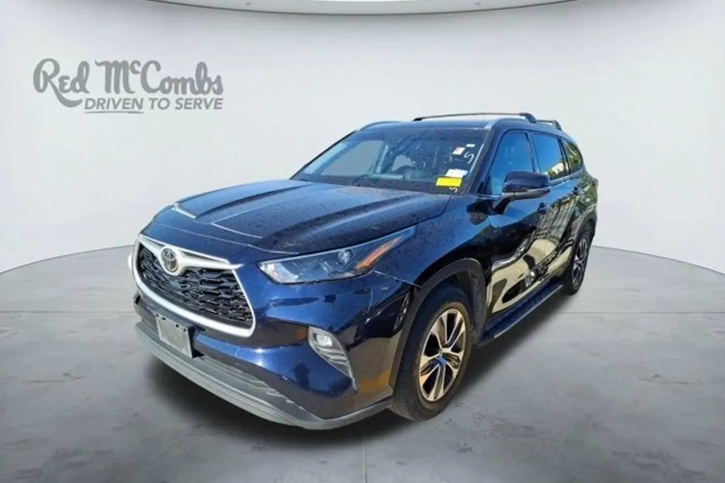 2022 Toyota Highlander XLE photo 1