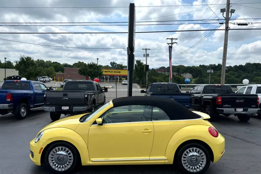 2015 Volkswagen Beetle Convertible 1.8T photo 1