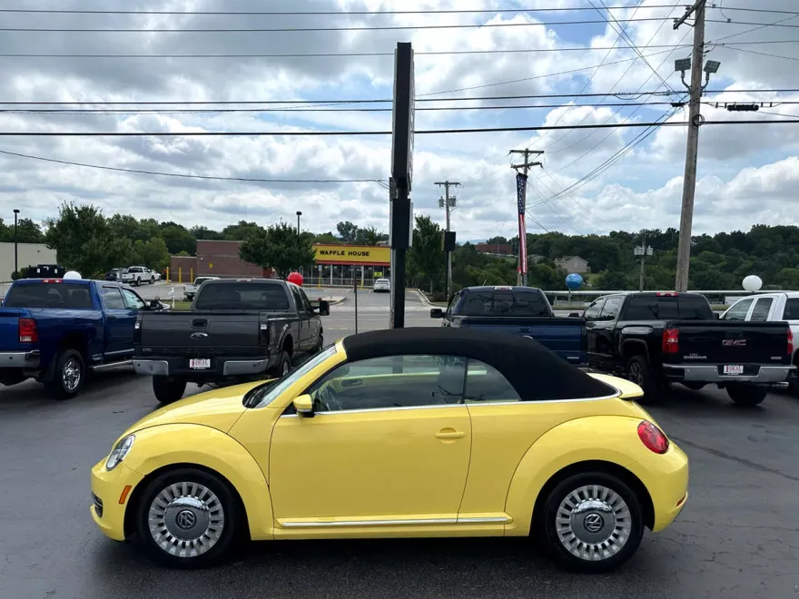 2015 Volkswagen Beetle Convertible 1.8T photo 1
