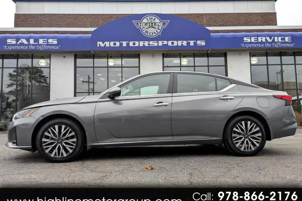 2023 Nissan Altima 2.5 SV photo 1