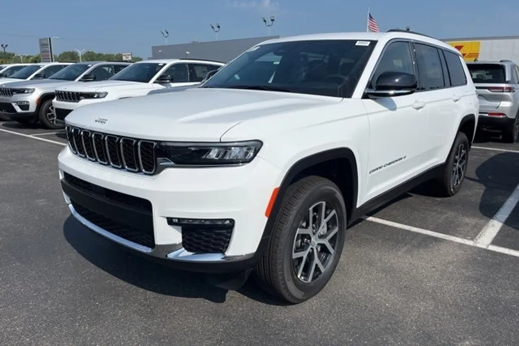 2025 Jeep Grand Cherokee Limited photo 1