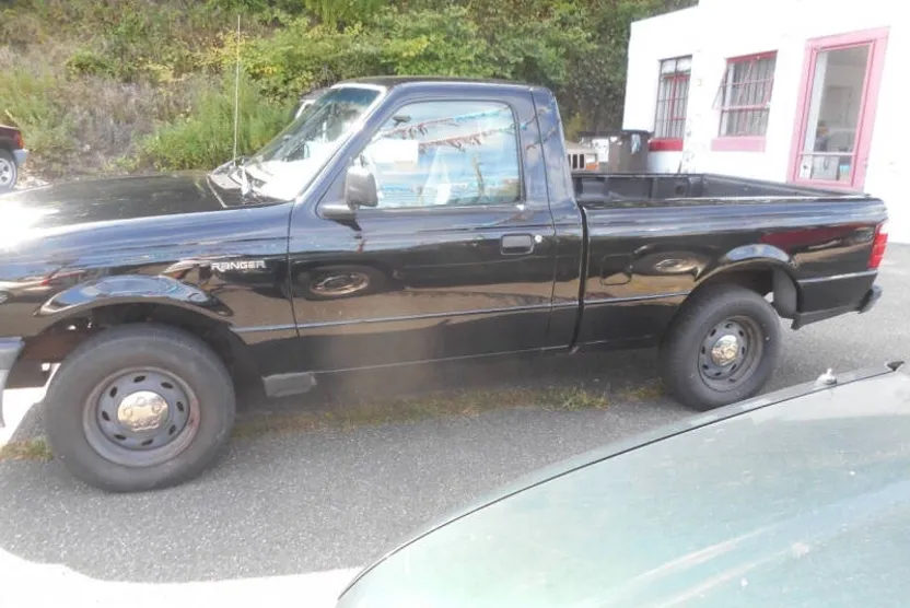 2004 Ford Ranger XL photo 1