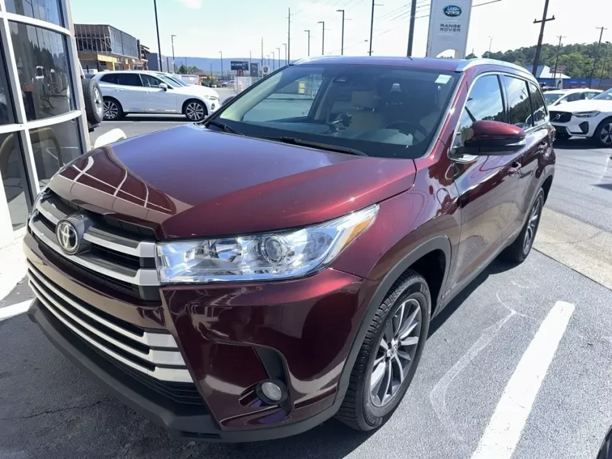 2019 Toyota Highlander XLE photo 1