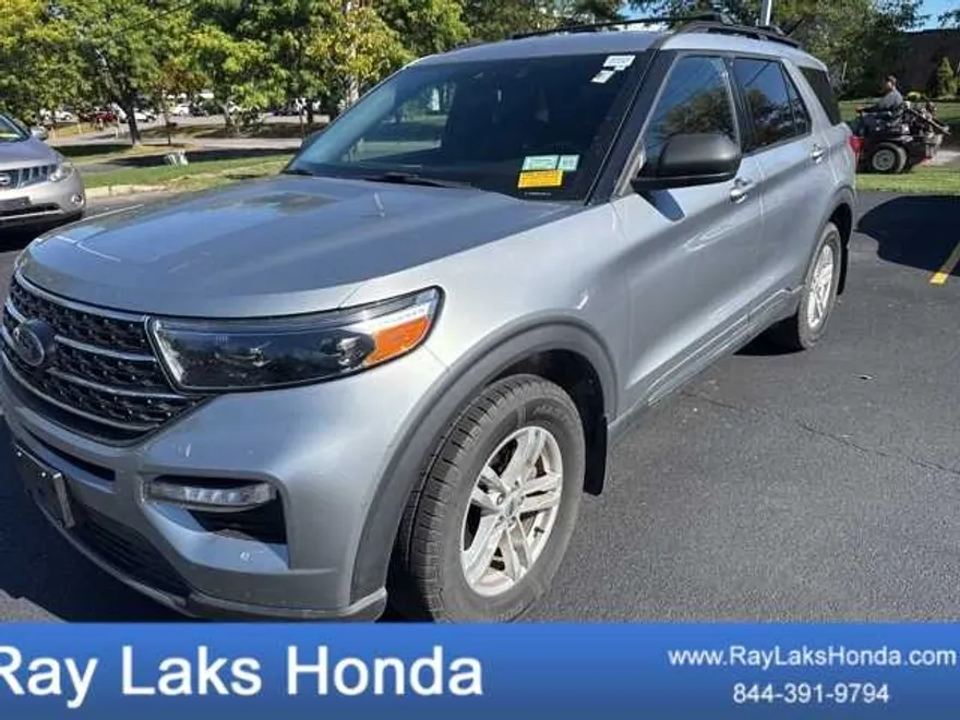 2020 Ford Explorer XLT photo 1