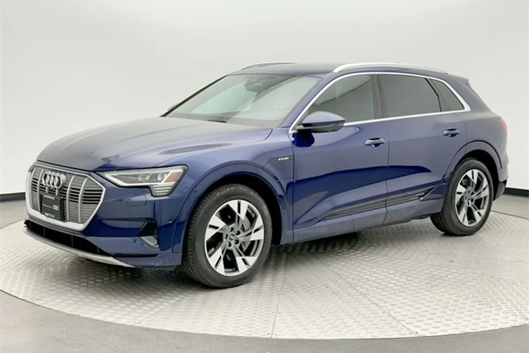 2022 Audi e-tron Premium Plus photo 1