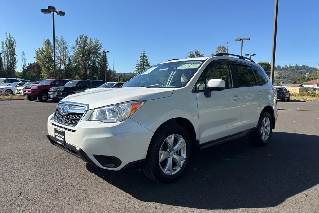 2015 Subaru Forester 2.5i Premium photo 1