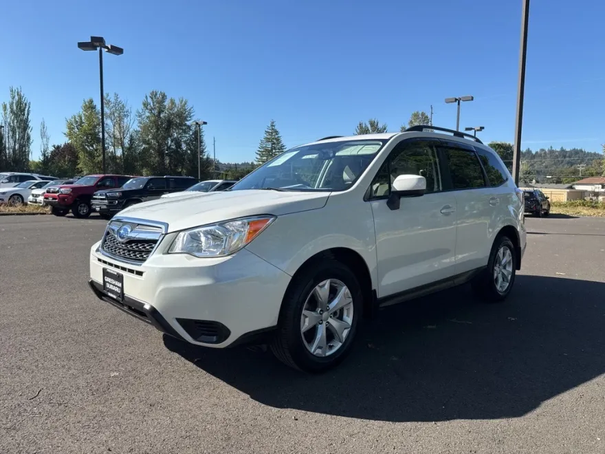 2015 Subaru Forester 2.5i Premium photo 1