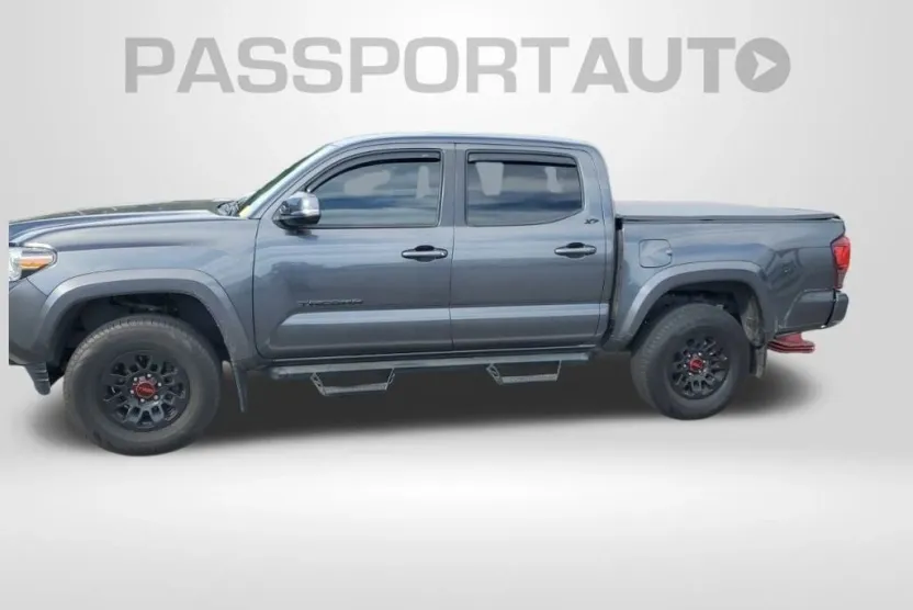 2022 Toyota Tacoma SR5 V6 photo 1