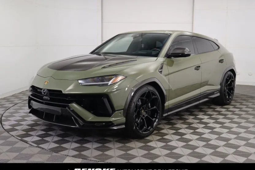 2023 Lamborghini Urus Performante photo 1