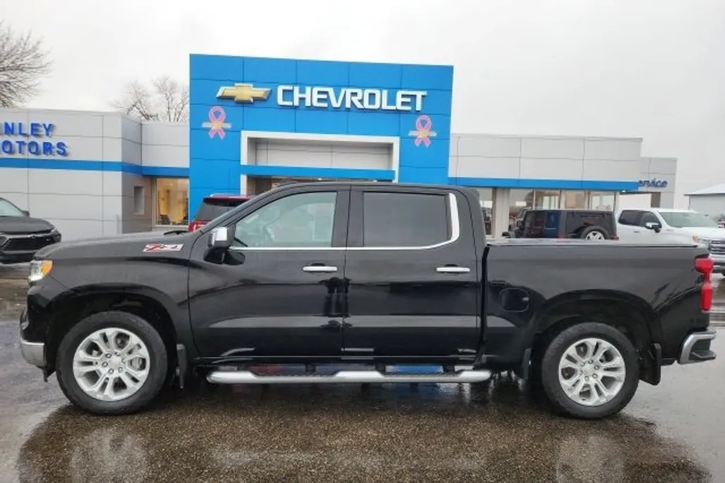 2022 Chevrolet Silverado 1500 LTZ photo 1