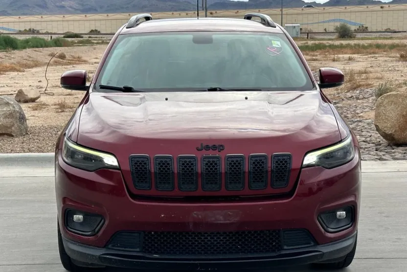 2020 Jeep Cherokee Altitude photo 1