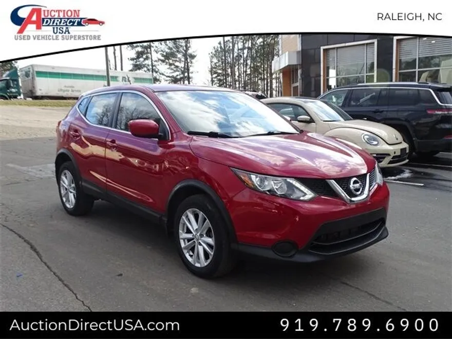 2017 Nissan Rogue Sport S photo 1