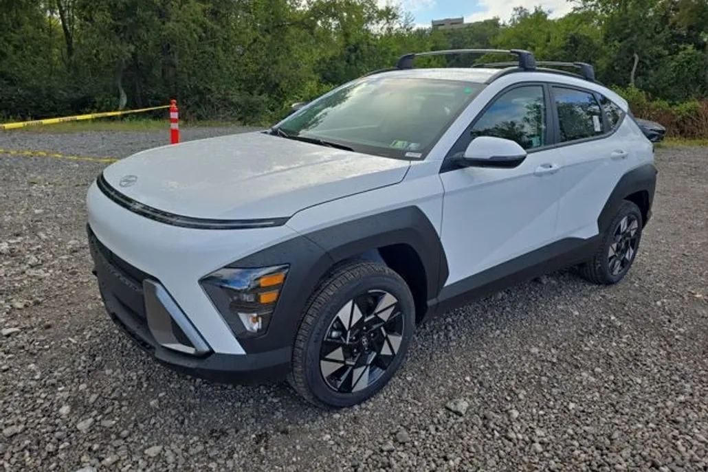 2025 Hyundai Kona SEL photo 1