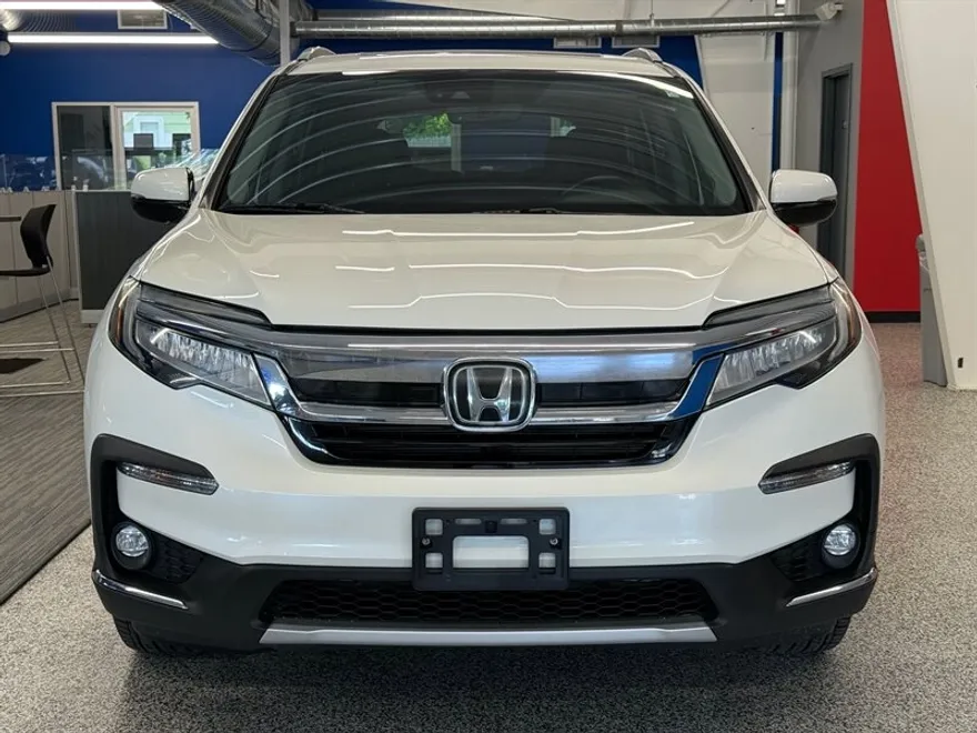 2019 Honda Pilot Touring photo 2