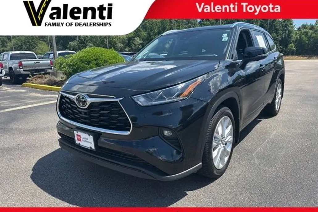 2023 Toyota Highlander Limited photo 1