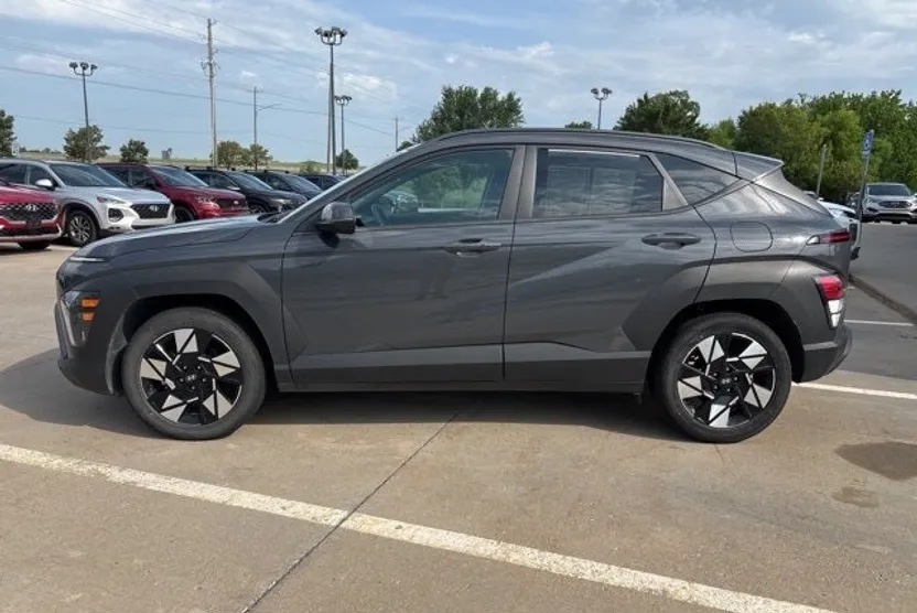 2024 Hyundai Kona SEL photo 1